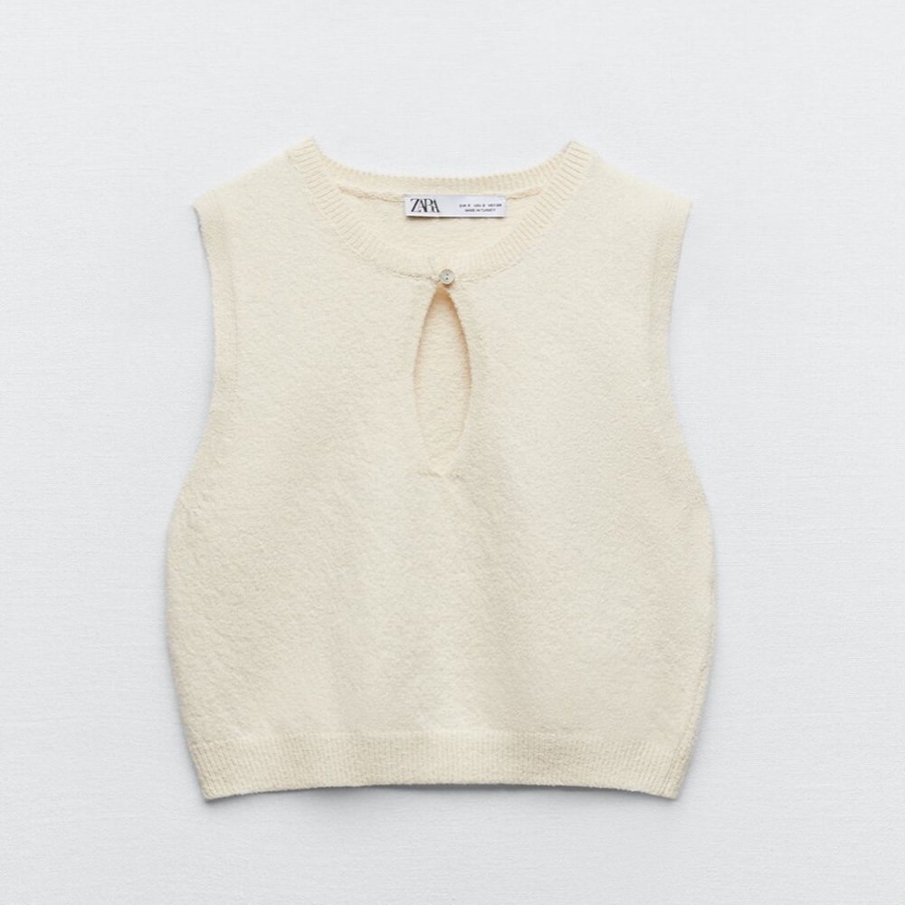 ZARA KNIT TOP WITH OPENING (SOLD OUT)